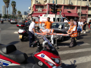  بالصور: إصابة رجل وسيدة بحادث طرق بين مركبتين في شارع شلافيم بيافا